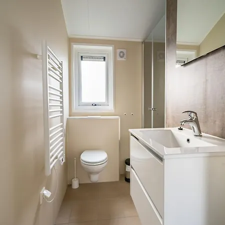 Chalet Tidy With Dishwasher, Near The River Maas *