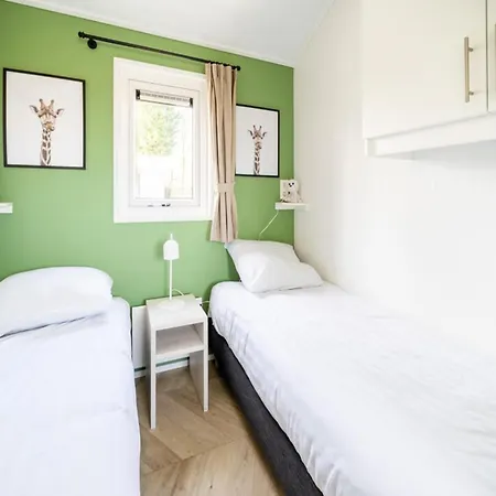 Chalet Tidy With Dishwasher, Near The River Maas *