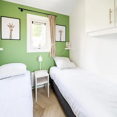 Tidy With Dishwasher, Near The River Maas Chalet *